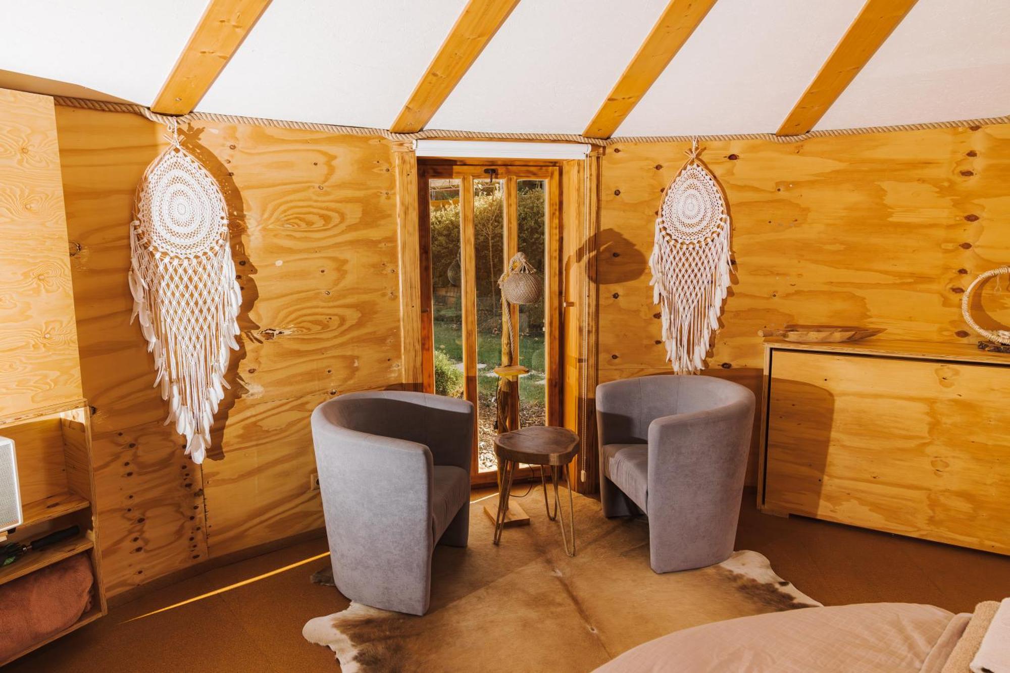 Glamp V Hluboke - Yurts And Wooden Houses Vsetín Exterior photo